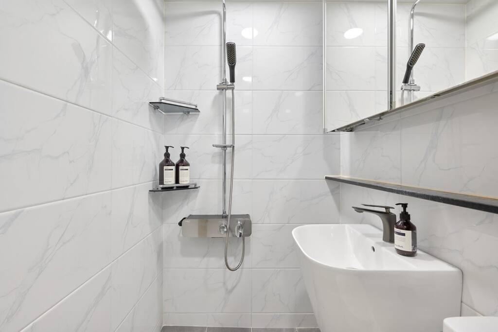 Gusan 6min Walk From Gusan Stn Villa *